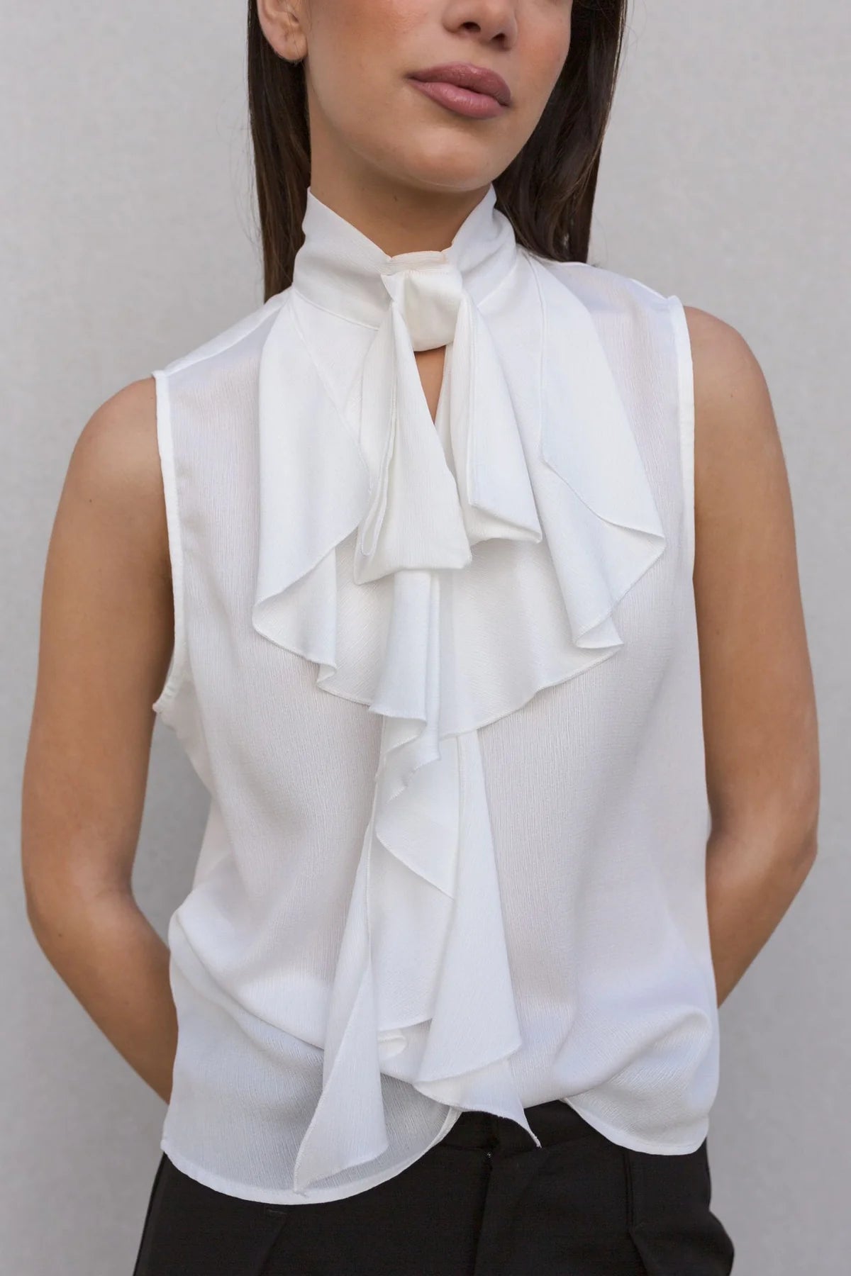 BLUSA COM DETALHE