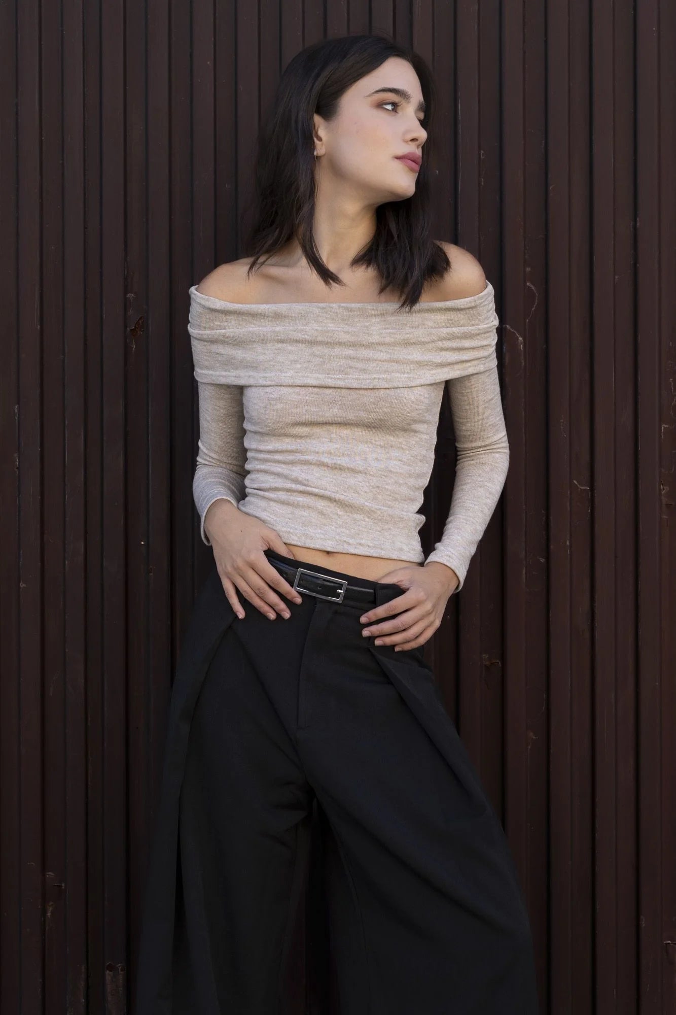 CAMISOLA COM OMBROS DESCOBERTOS