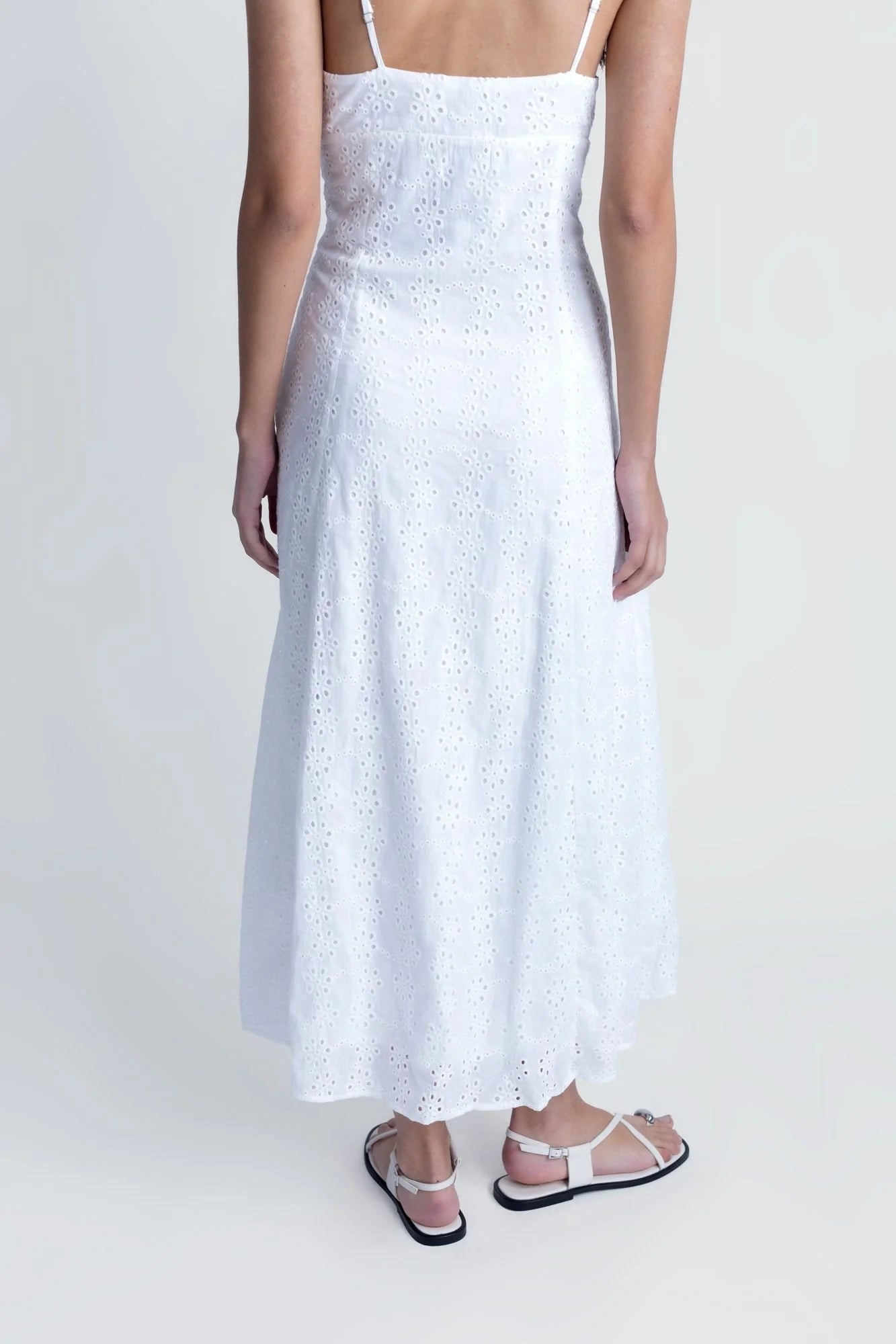 VESTIDO MIDI BORDADO