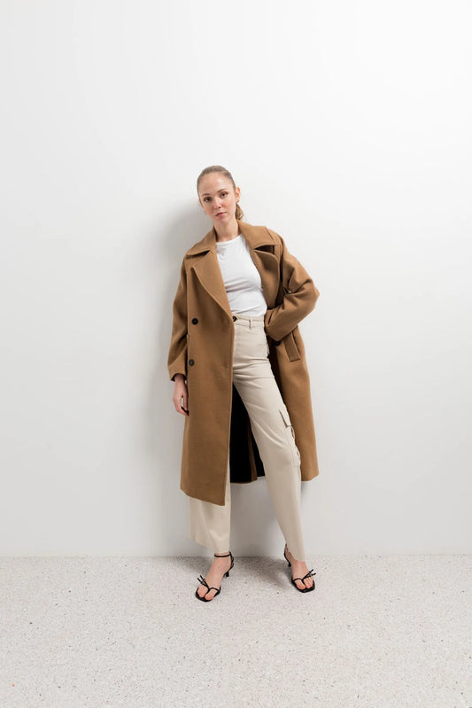SOBRETUDO TRENCH COM BOTÕES
