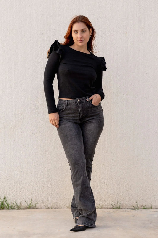 CAMISOLA PRETA COM FOLHOS