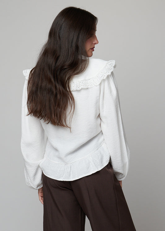 BLUSA COM GOLA DE BEBÉ