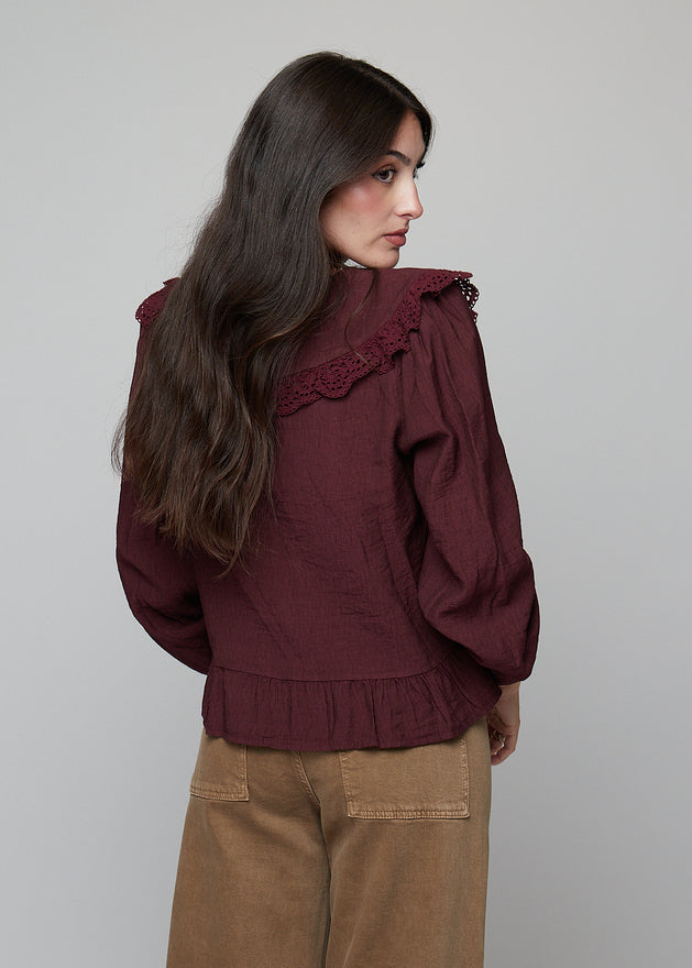 BLUSA COM GOLA DE BEBÉ