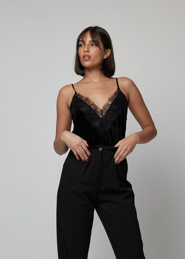 TOP VELUDO COM RENDA