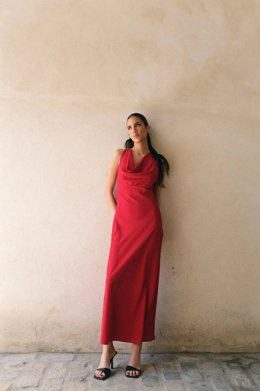 VESTIDO COM DETALHE NAS COSTAS